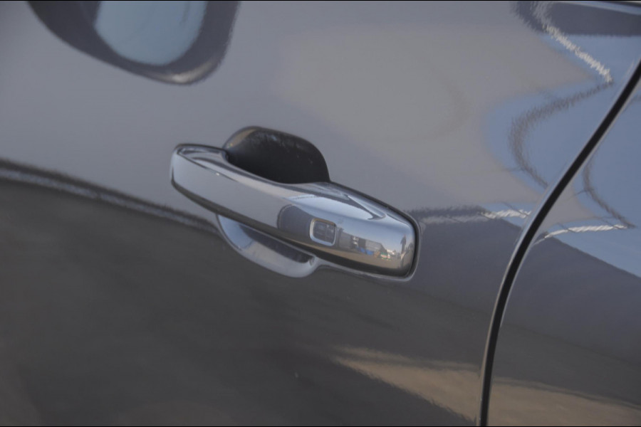 Volvo XC60 T8 390PK Automaat AWD Ultra Bright / Head-up display / Trekhaak/ Harman Kardon audio / Panoramadak / BLIS / Elektrisch bedienbare voorstoelen / Memory seats / Verwarmbare stoelen / Keyless entry /