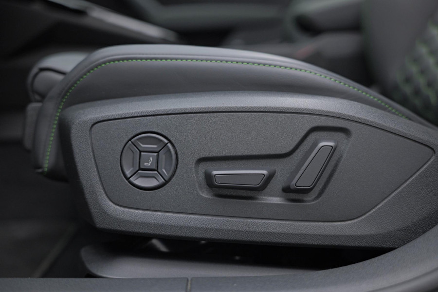 Audi RS3 Sportback 2.5 TFSI Quattro |Pano|Massage|Ceramic|Carbon|Memory|VOLL| Audi RS3 Sportback 2.5 TFSI Quattro |Pano|Massage|Ceramic|Carbon|Memory|VOLL|