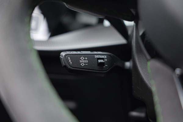 Audi RS3 Sportback 2.5 TFSI Quattro |Pano|Massage|Ceramic|Carbon|Memory|VOLL| Audi RS3 Sportback 2.5 TFSI Quattro |Pano|Massage|Ceramic|Carbon|Memory|VOLL|