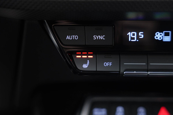 Audi RS3 Sportback 2.5 TFSI Quattro |Pano|Massage|Ceramic|Carbon|Memory|VOLL| Audi RS3 Sportback 2.5 TFSI Quattro |Pano|Massage|Ceramic|Carbon|Memory|VOLL|