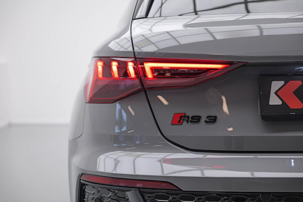 Audi RS3 Sportback 2.5 TFSI Quattro |Pano|Massage|Ceramic|Carbon|Memory|VOLL| Audi RS3 Sportback 2.5 TFSI Quattro |Pano|Massage|Ceramic|Carbon|Memory|VOLL|