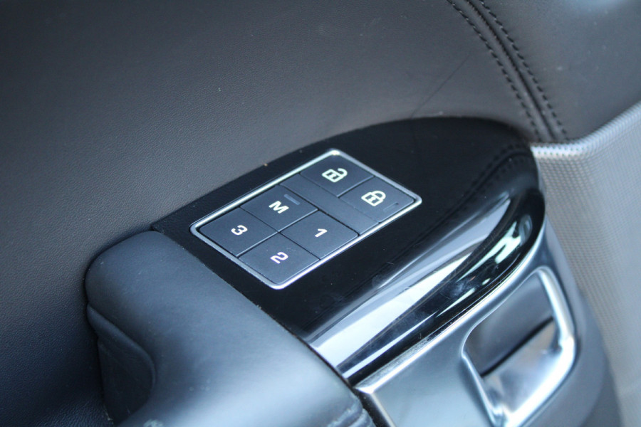 Land Rover Range Rover Sport D300 HSE Dynamic | DEALER ONDH | PANO | HUD | MERIDIAN | STOELKOELING | ELEK TREKHAAK | Land Rover Range Rover Sport D300 HSE Dynamic | DEALER ONDH | PANO | HUD | MERIDIAN | STOELKOELING | ELEK TREKHAAK |