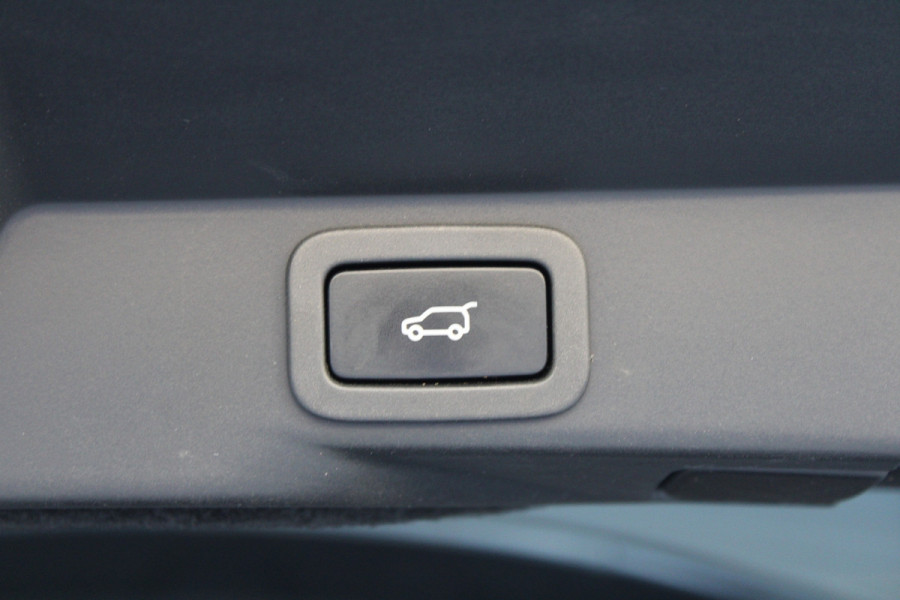 Land Rover Range Rover Sport D300 HSE Dynamic | DEALER ONDH | PANO | HUD | MERIDIAN | STOELKOELING | ELEK TREKHAAK | Land Rover Range Rover Sport D300 HSE Dynamic | DEALER ONDH | PANO | HUD | MERIDIAN | STOELKOELING | ELEK TREKHAAK |