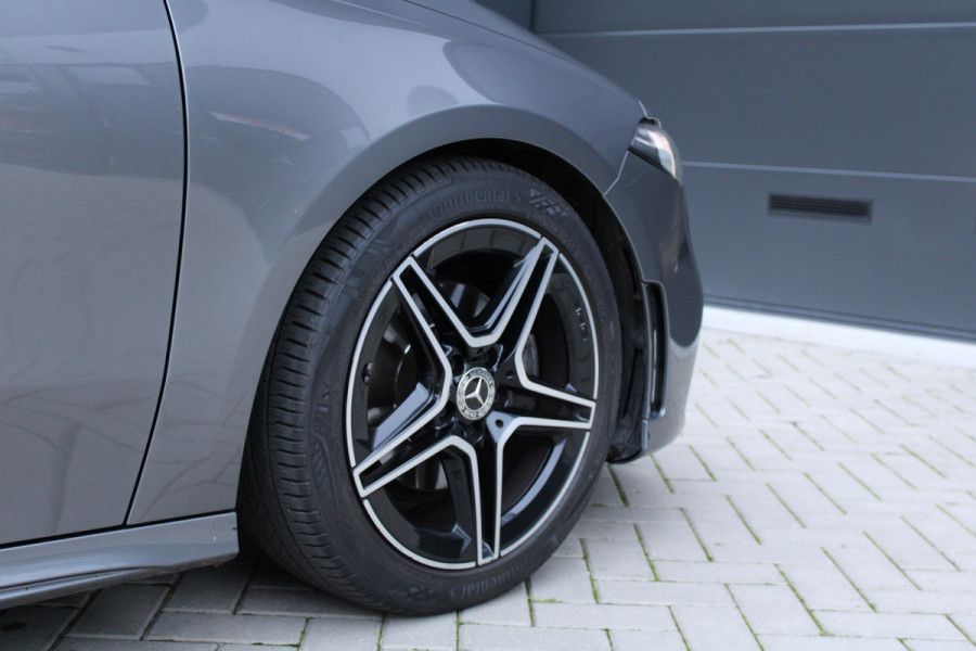 Mercedes-Benz A-Klasse 200 Business Solution AMG | PANO | MEMORY | CAMERA | ACC | SFEER | CARPLAY | Mercedes-Benz A-Klasse 200 Business Solution AMG | PANO | MEMORY | CAMERA | ACC | SFEER | CARPLAY |