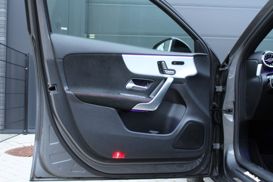 Mercedes-Benz A-Klasse 200 Business Solution AMG | PANO | MEMORY | CAMERA | ACC | SFEER | CARPLAY | Mercedes-Benz A-Klasse 200 Business Solution AMG | PANO | MEMORY | CAMERA | ACC | SFEER | CARPLAY |