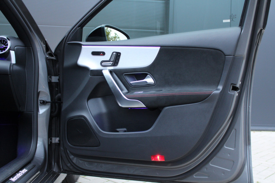 Mercedes-Benz A-Klasse 200 Business Solution AMG | PANO | MEMORY | CAMERA | ACC | SFEER | CARPLAY | Mercedes-Benz A-Klasse 200 Business Solution AMG | PANO | MEMORY | CAMERA | ACC | SFEER | CARPLAY |