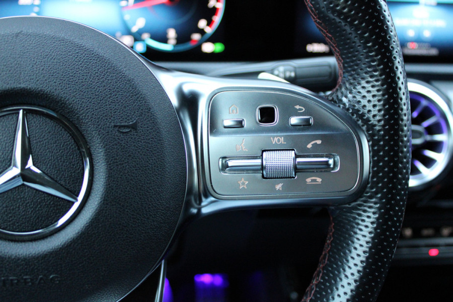 Mercedes-Benz A-Klasse 200 Business Solution AMG | PANO | MEMORY | CAMERA | ACC | SFEER | CARPLAY | Mercedes-Benz A-Klasse 200 Business Solution AMG | PANO | MEMORY | CAMERA | ACC | SFEER | CARPLAY |