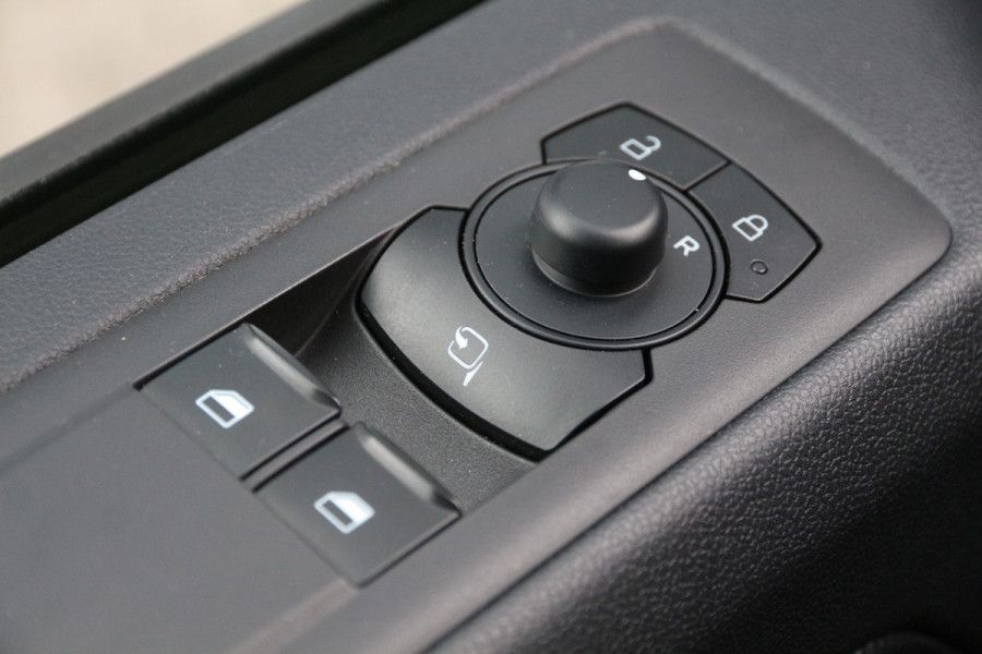 Ford Transit Custom 2.0 TDCI 136 | KAR-edition | LED | Camera | Navi | Clima..