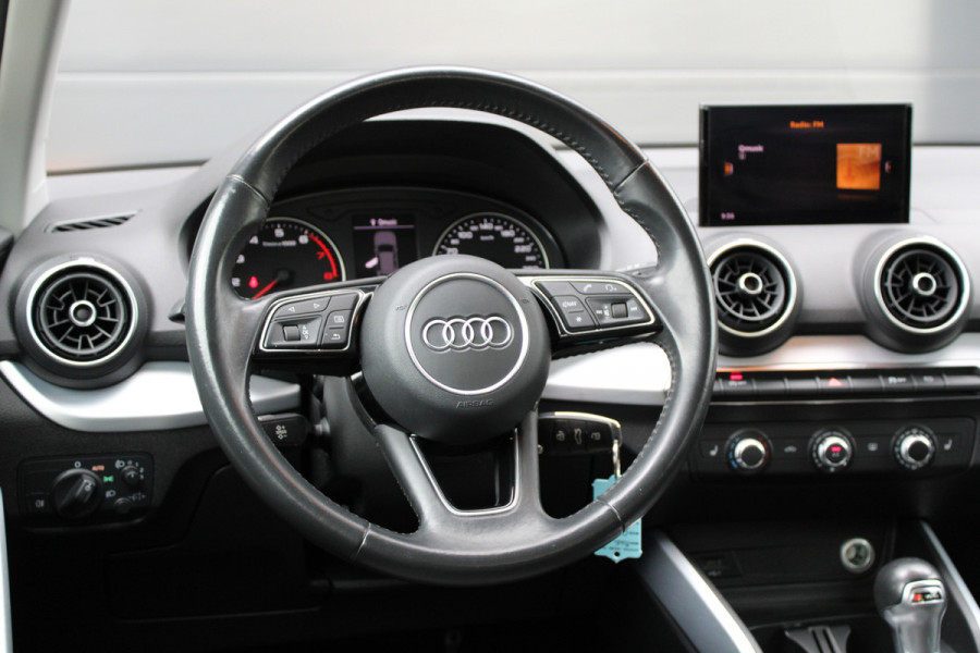 Audi Q2 35 TFSI CoD Sport | STOELVERWARMING | NAVI | CRUISE | 19 INCH | PDC ACHTER | Audi Q2 35 TFSI CoD Sport | STOELVERWARMING | NAVI | CRUISE | 19 INCH | PDC ACHTER |