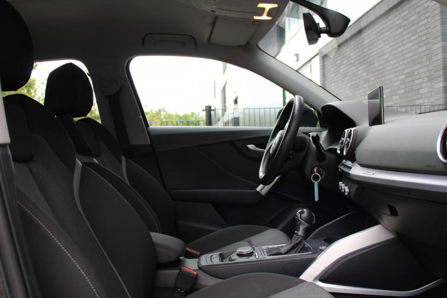 Audi Q2 35 TFSI CoD Sport | STOELVERWARMING | NAVI | CRUISE | 19 INCH | PDC ACHTER | Audi Q2 35 TFSI CoD Sport | STOELVERWARMING | NAVI | CRUISE | 19 INCH | PDC ACHTER |
