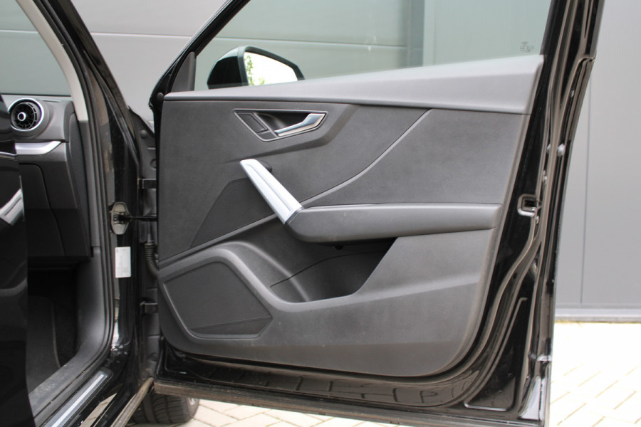 Audi Q2 35 TFSI CoD Sport | STOELVERWARMING | NAVI | CRUISE | 19 INCH | PDC ACHTER | Audi Q2 35 TFSI CoD Sport | STOELVERWARMING | NAVI | CRUISE | 19 INCH | PDC ACHTER |