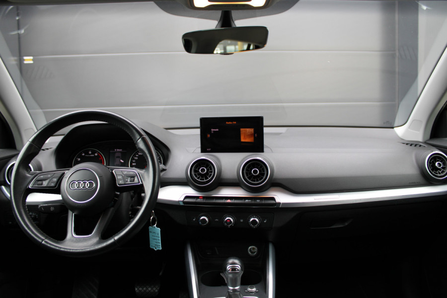 Audi Q2 35 TFSI CoD Sport | STOELVERWARMING | NAVI | CRUISE | 19 INCH | PDC ACHTER | Audi Q2 35 TFSI CoD Sport | STOELVERWARMING | NAVI | CRUISE | 19 INCH | PDC ACHTER |