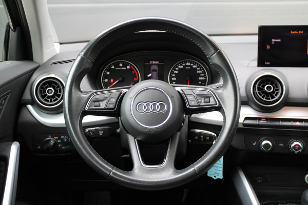 Audi Q2 35 TFSI CoD Sport | STOELVERWARMING | NAVI | CRUISE | 19 INCH | PDC ACHTER | Audi Q2 35 TFSI CoD Sport | STOELVERWARMING | NAVI | CRUISE | 19 INCH | PDC ACHTER |