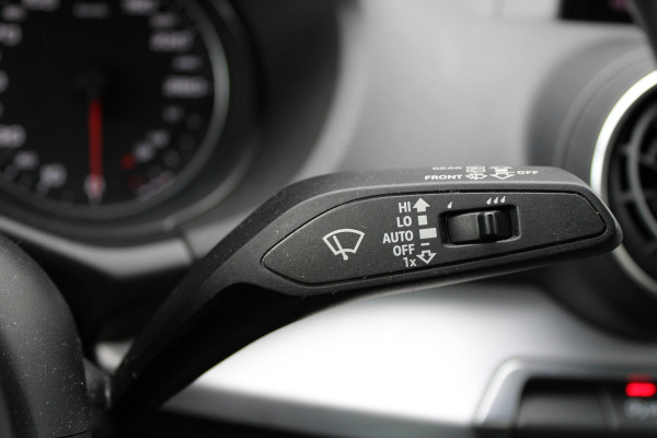 Audi Q2 35 TFSI CoD Sport | STOELVERWARMING | NAVI | CRUISE | 19 INCH | PDC ACHTER | Audi Q2 35 TFSI CoD Sport | STOELVERWARMING | NAVI | CRUISE | 19 INCH | PDC ACHTER |