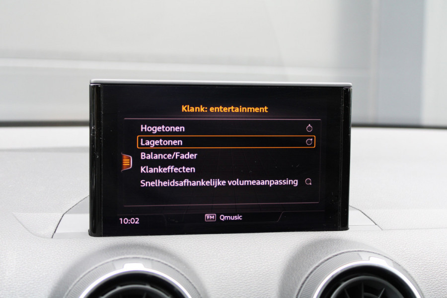 Audi Q2 35 TFSI CoD Sport | STOELVERWARMING | NAVI | CRUISE | 19 INCH | PDC ACHTER | Audi Q2 35 TFSI CoD Sport | STOELVERWARMING | NAVI | CRUISE | 19 INCH | PDC ACHTER |