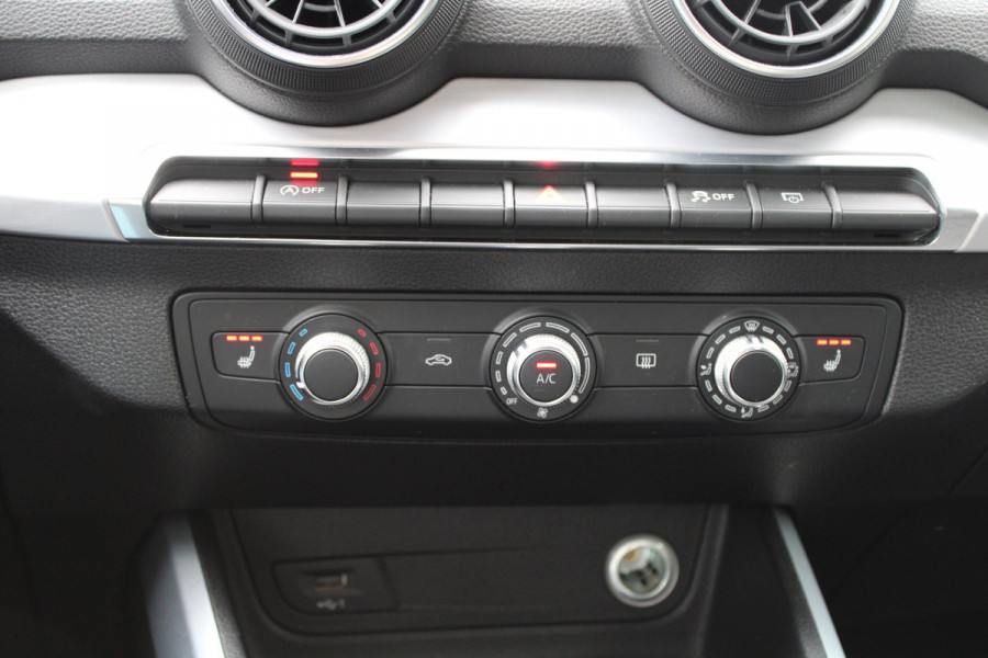Audi Q2 35 TFSI CoD Sport | STOELVERWARMING | NAVI | CRUISE | 19 INCH | PDC ACHTER | Audi Q2 35 TFSI CoD Sport | STOELVERWARMING | NAVI | CRUISE | 19 INCH | PDC ACHTER |