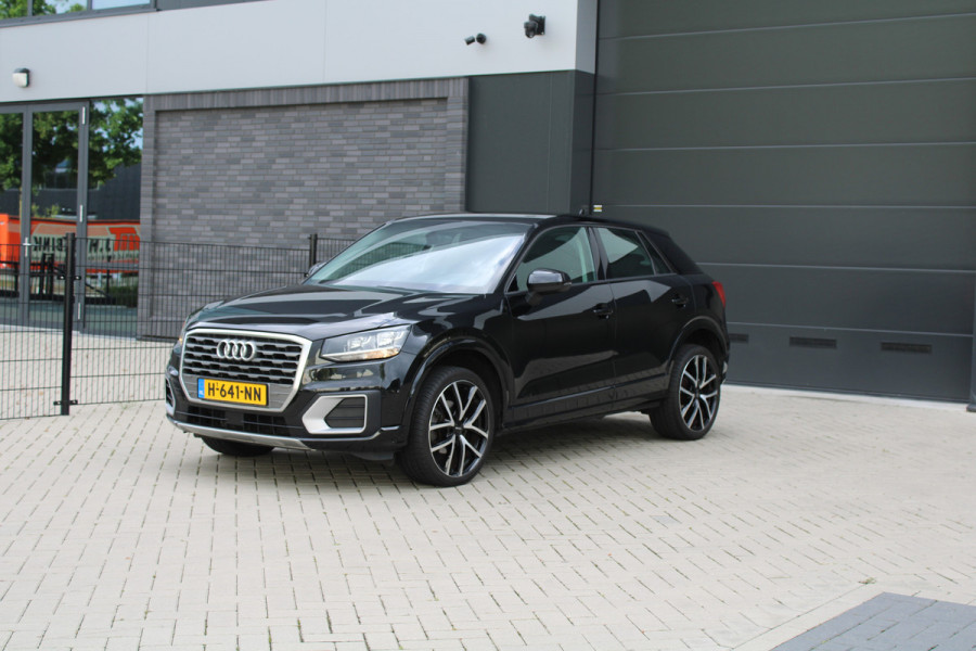 Audi Q2 35 TFSI CoD Sport | STOELVERWARMING | NAVI | CRUISE | 19 INCH | PDC ACHTER | Audi Q2 35 TFSI CoD Sport | STOELVERWARMING | NAVI | CRUISE | 19 INCH | PDC ACHTER |