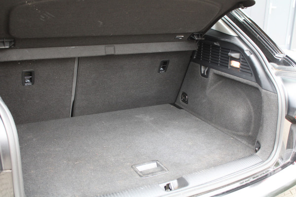 Audi Q2 35 TFSI CoD Sport | STOELVERWARMING | NAVI | CRUISE | 19 INCH | PDC ACHTER | Audi Q2 35 TFSI CoD Sport | STOELVERWARMING | NAVI | CRUISE | 19 INCH | PDC ACHTER |