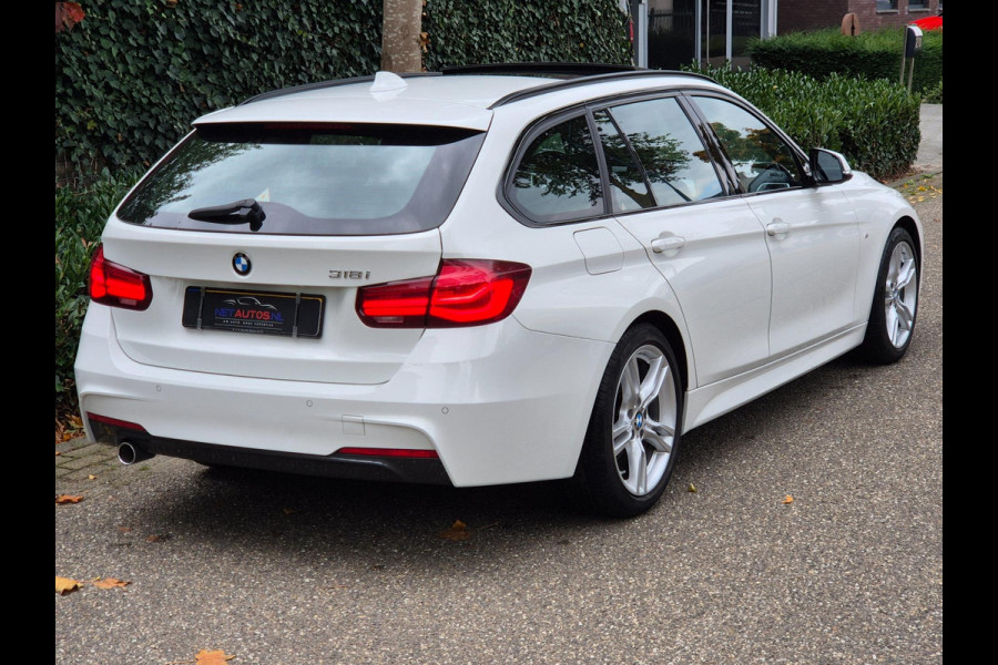 BMW 3 Serie Touring M Sport Nov-2019 NAP Panorama CarPlay GARANTIE inbeg. LED Breedset velgen RIJKLAAR APK tot 4-2027