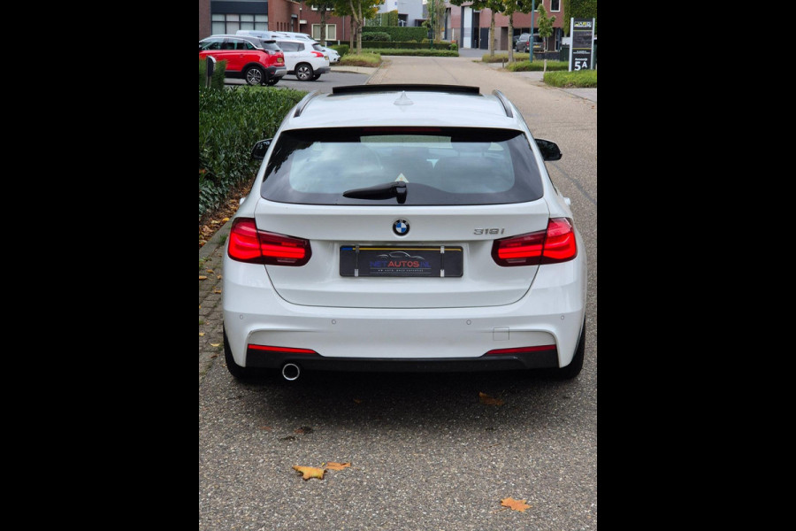 BMW 3 Serie Touring M Sport Nov-2019 NAP Panorama CarPlay GARANTIE inbeg. LED Breedset velgen RIJKLAAR APK tot 4-2027