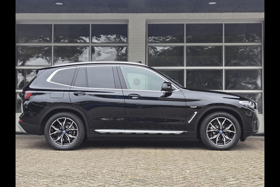 BMW X3 xDrive30e LCI | SPORTSTOELEN | LEDER | PANORAMADAK | CAMERA | TREKHAAK |