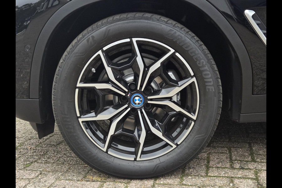 BMW X3 xDrive30e LCI | SPORTSTOELEN | LEDER | PANORAMADAK | CAMERA | TREKHAAK |