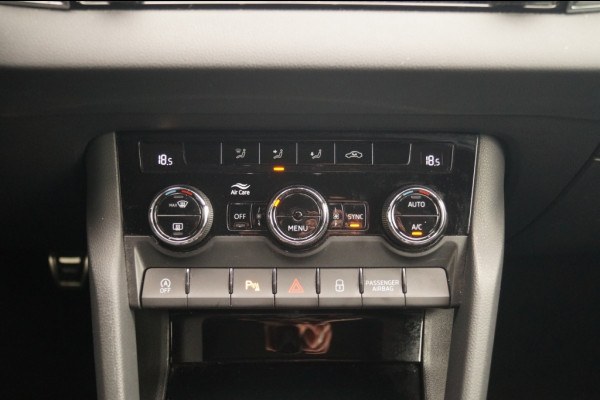 Škoda Karoq 1.5 TSI 150pk Sportline Business -PANO-ECC-LED-NAVI-