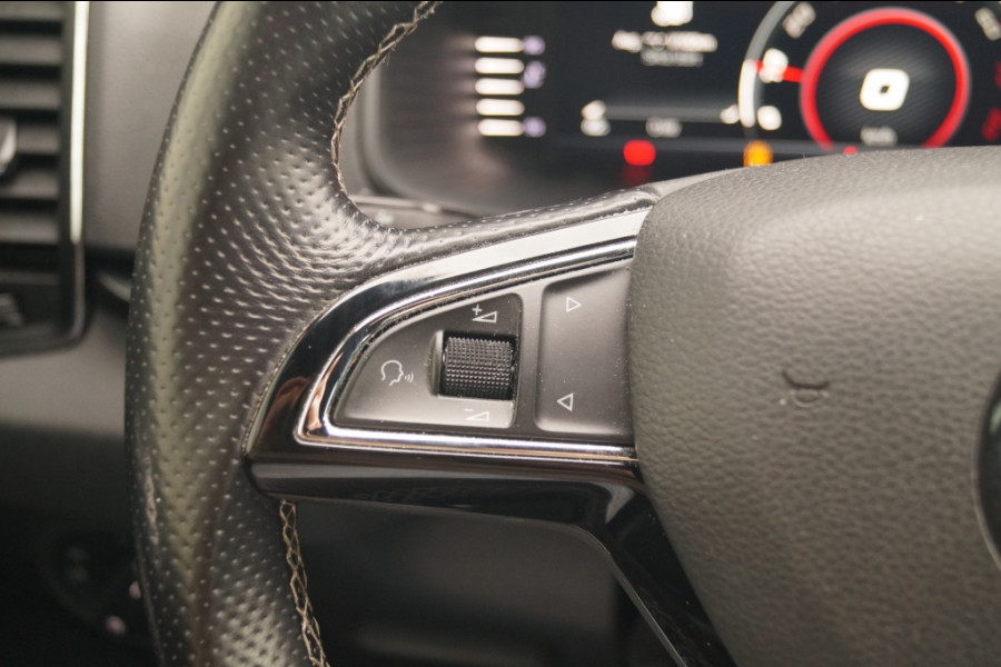 Škoda Karoq 1.5 TSI 150pk Sportline Business -PANO-ECC-LED-NAVI-