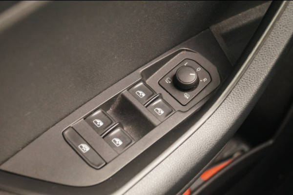 Škoda Karoq 1.5 TSI 150pk Sportline Business -PANO-ECC-LED-NAVI-