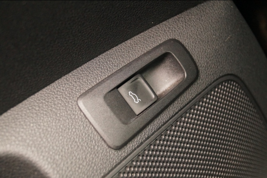 Škoda Karoq 1.5 TSI 150pk Sportline Business -PANO-ECC-LED-NAVI-