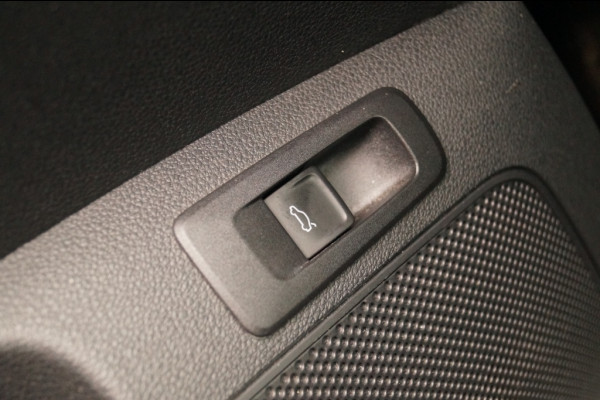 Škoda Karoq 1.5 TSI 150pk Sportline Business -PANO-ECC-LED-NAVI-