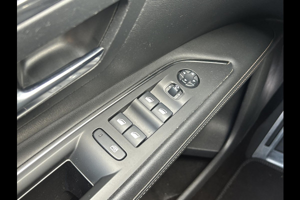 Peugeot 3008 1.6 HYbrid4 | NIEUWE ACCU | 4x4 300pk GT | Nappaleder | Panoramadak | El.kofferklep | Zeer compleet | Incl. 12 mnd garantie