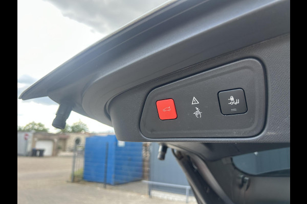 Peugeot 3008 1.6 HYbrid4 | NIEUWE ACCU | 4x4 300pk GT | Nappaleder | Panoramadak | El.kofferklep | Zeer compleet | Incl. 12 mnd garantie