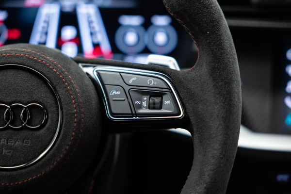 Audi RS3 Sportback 2.5 TFSI quattro |Pano|Massage|B&O|Carbon| Audi RS3 Sportback 2.5 TFSI quattro |Pano|Massage|B&O|Carbon|