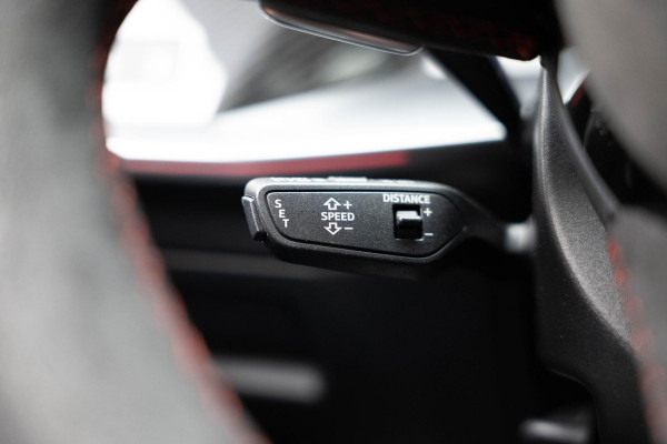 Audi RS3 Sportback 2.5 TFSI quattro |Pano|Massage|B&O|Carbon| Audi RS3 Sportback 2.5 TFSI quattro |Pano|Massage|B&O|Carbon|