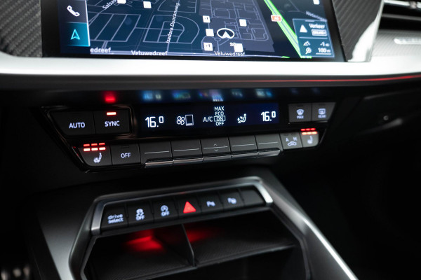 Audi RS3 Sportback 2.5 TFSI quattro |Pano|Massage|B&O|Carbon| Audi RS3 Sportback 2.5 TFSI quattro |Pano|Massage|B&O|Carbon|