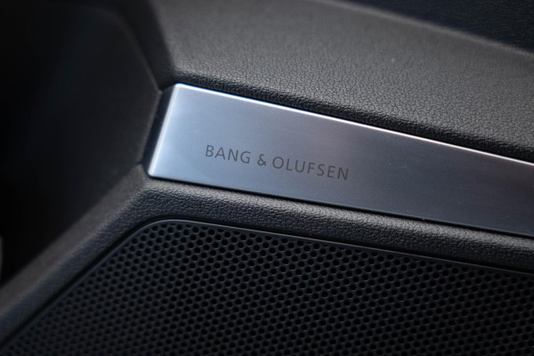 Audi RS3 Sportback 2.5 TFSI quattro |Pano|Massage|B&O|Carbon| Audi RS3 Sportback 2.5 TFSI quattro |Pano|Massage|B&O|Carbon|