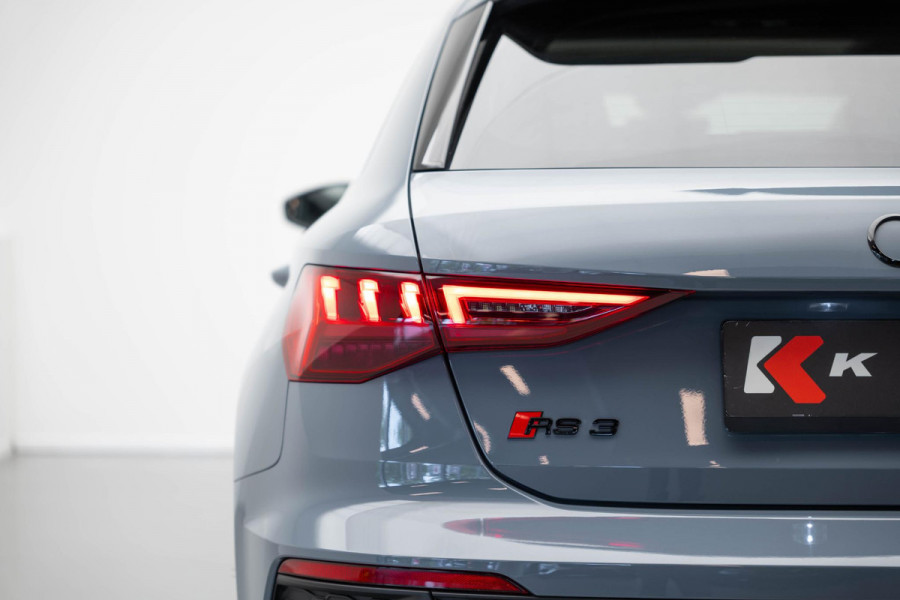 Audi RS3 Sportback 2.5 TFSI quattro |Pano|Massage|B&O|Carbon| Audi RS3 Sportback 2.5 TFSI quattro |Pano|Massage|B&O|Carbon|