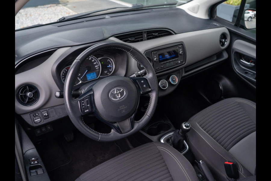 Toyota Yaris 1.0 VVT-i Comfort / Lane Departure Warning / Bluetooth / USB / Airco / Bots herkenning