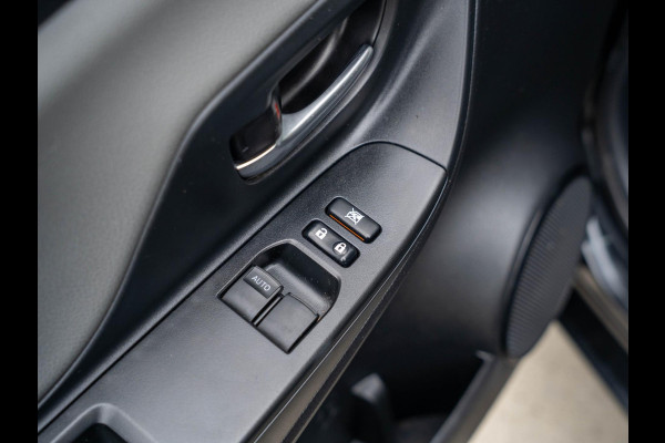 Toyota Yaris 1.0 VVT-i Comfort / Lane Departure Warning / Bluetooth / USB / Airco / Bots herkenning