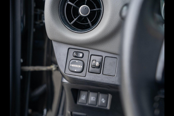 Toyota Yaris 1.0 VVT-i Comfort / Lane Departure Warning / Bluetooth / USB / Airco / Bots herkenning
