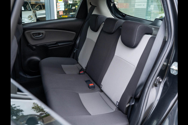 Toyota Yaris 1.0 VVT-i Comfort / Lane Departure Warning / Bluetooth / USB / Airco / Bots herkenning