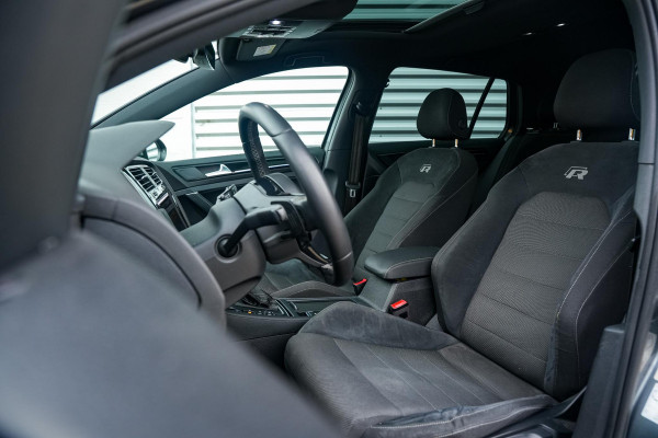 Volkswagen Golf 2.0 TSI 4Motion R Panodak ACC Virtual Dash DAB+ Navigatie Carplay Stoelverw. Volkswagen Golf 2.0 TSI 4Motion R Panodak ACC Virtual Dash DAB+ Navigatie Carplay Stoelverw.