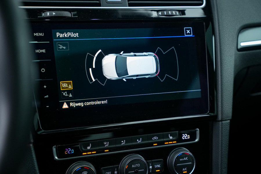 Volkswagen Golf 2.0 TSI 4Motion R Panodak ACC Virtual Dash DAB+ Navigatie Carplay Stoelverw. Volkswagen Golf 2.0 TSI 4Motion R Panodak ACC Virtual Dash DAB+ Navigatie Carplay Stoelverw.