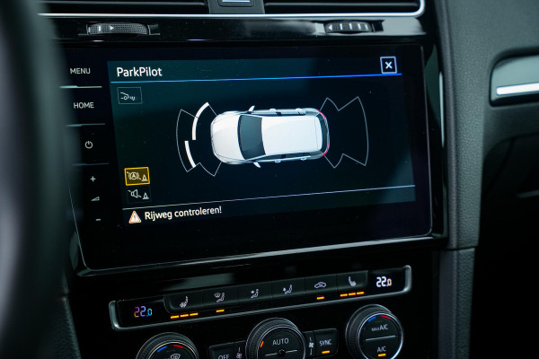 Volkswagen Golf 2.0 TSI 4Motion R Panodak ACC Virtual Dash DAB+ Navigatie Carplay Stoelverw. Volkswagen Golf 2.0 TSI 4Motion R Panodak ACC Virtual Dash DAB+ Navigatie Carplay Stoelverw.