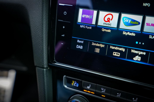 Volkswagen Golf 2.0 TSI 4Motion R Panodak ACC Virtual Dash DAB+ Navigatie Carplay Stoelverw. Volkswagen Golf 2.0 TSI 4Motion R Panodak ACC Virtual Dash DAB+ Navigatie Carplay Stoelverw.