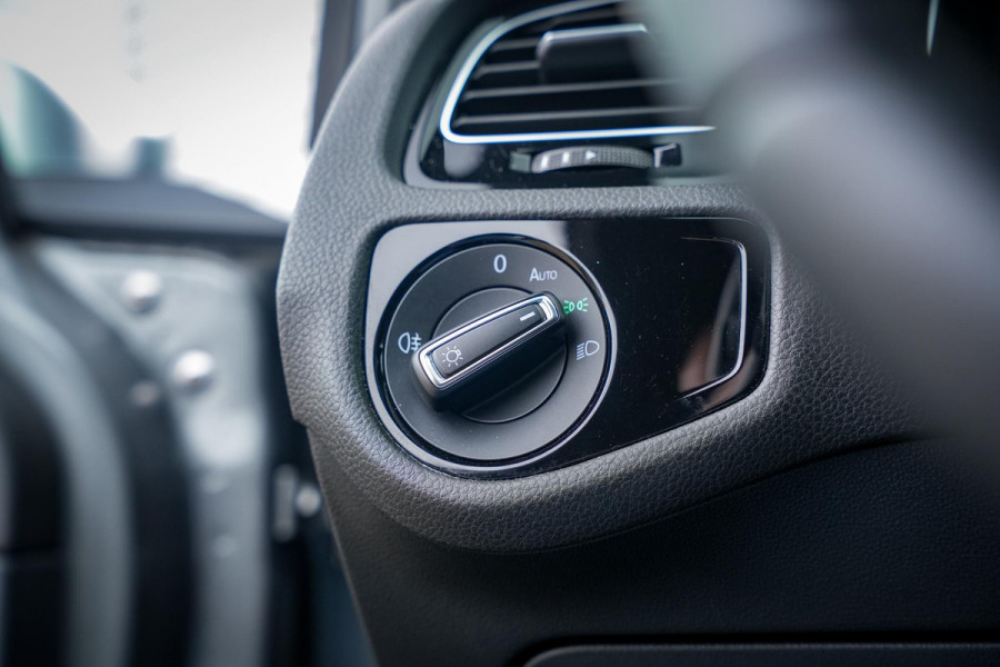 Volkswagen Golf 2.0 TSI 4Motion R Panodak ACC Virtual Dash DAB+ Navigatie Carplay Stoelverw. Volkswagen Golf 2.0 TSI 4Motion R Panodak ACC Virtual Dash DAB+ Navigatie Carplay Stoelverw.