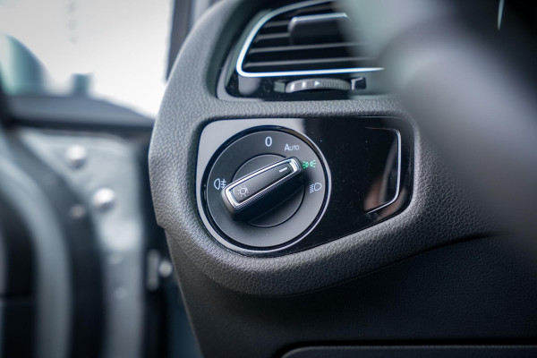 Volkswagen Golf 2.0 TSI 4Motion R Panodak ACC Virtual Dash DAB+ Navigatie Carplay Stoelverw. Volkswagen Golf 2.0 TSI 4Motion R Panodak ACC Virtual Dash DAB+ Navigatie Carplay Stoelverw.