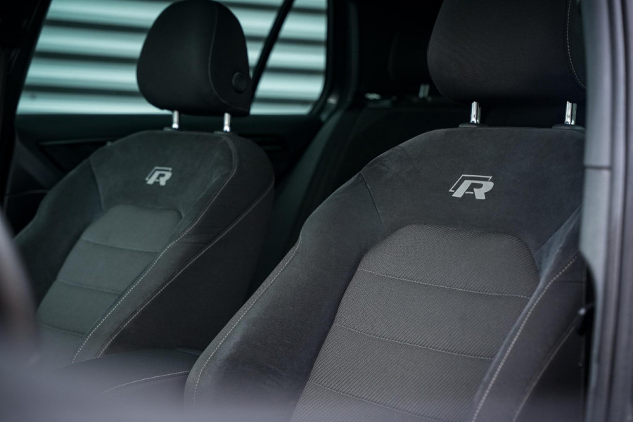 Volkswagen Golf 2.0 TSI 4Motion R Panodak ACC Virtual Dash DAB+ Navigatie Carplay Stoelverw. Volkswagen Golf 2.0 TSI 4Motion R Panodak ACC Virtual Dash DAB+ Navigatie Carplay Stoelverw.