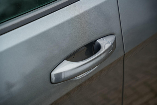 Volkswagen Golf 2.0 TSI 4Motion R Panodak ACC Virtual Dash DAB+ Navigatie Carplay Stoelverw. Volkswagen Golf 2.0 TSI 4Motion R Panodak ACC Virtual Dash DAB+ Navigatie Carplay Stoelverw.